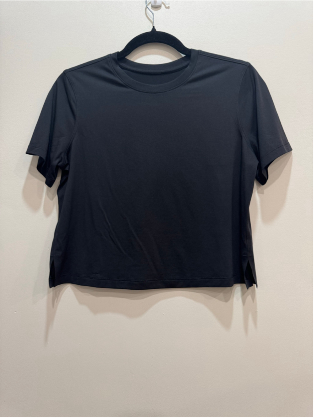 Lululemon Black Short Sleeve Athletic Tee 8 Crop Workout Running Casual